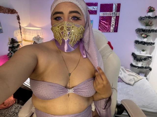 AishaGhulam - Live sex cam - 23669377