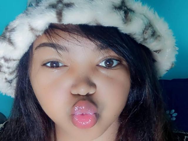 AnnayahOne - Live sexe cam - 23669529