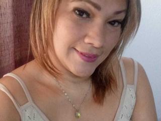 SamiraLennox - Live porn &amp; sex cam - 23669709