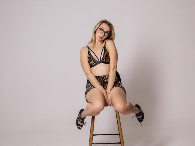 VasilisaSexy - Live porn &amp; sex cam - 23672389