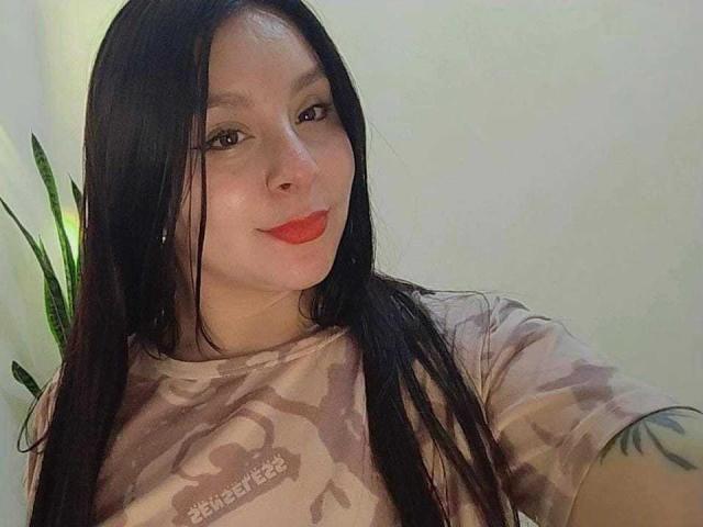 EmaJames - Live Sex Cam - 23672781