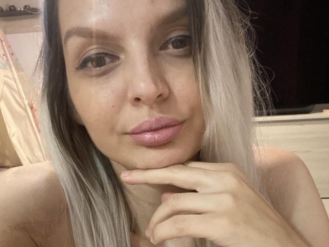 DouceAmelia - Live sexe cam - 23678253