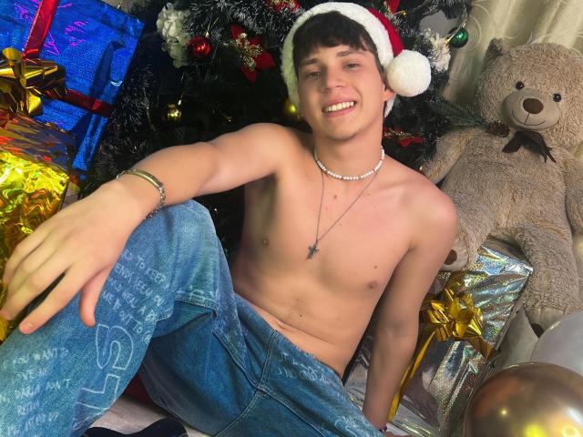 JonathanMoreau - Live sex cam - 23679221