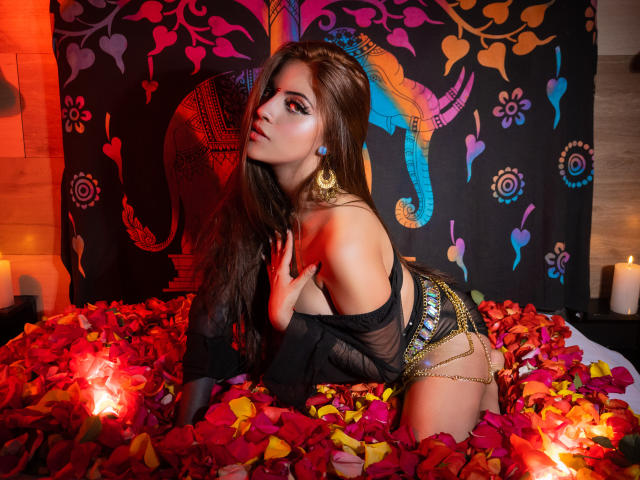 CoriPaige - Live sex cam - 23686461