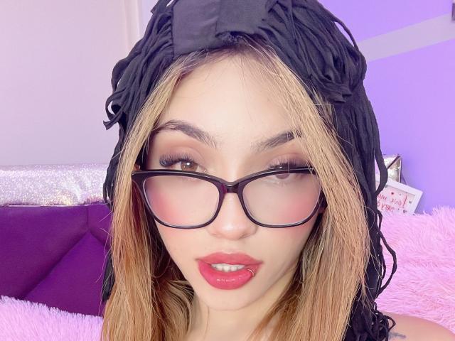 IvyCoxGlad - Live sex cam - 23690421