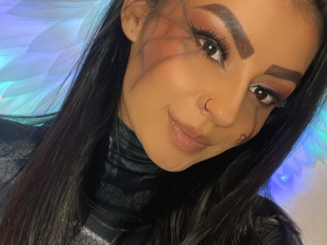 LunaCollinss - Live Sex Cam - 23691245