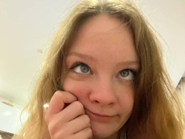 RadiantsLoves - Live sex cam - 23698553