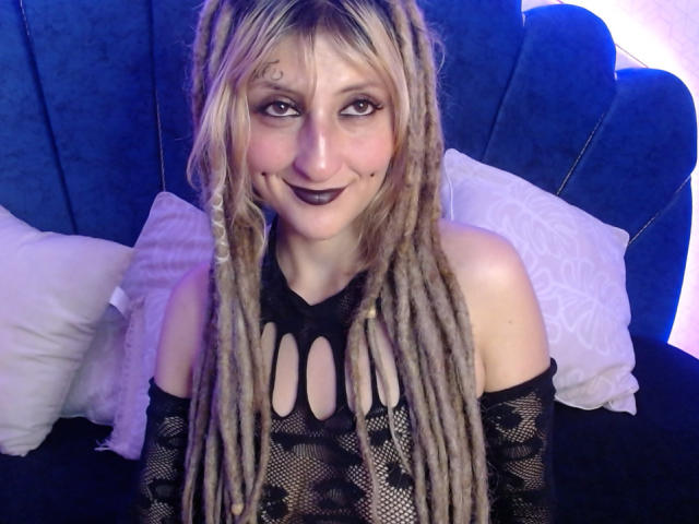 IsisDark - Live Sex Cam - 23699217