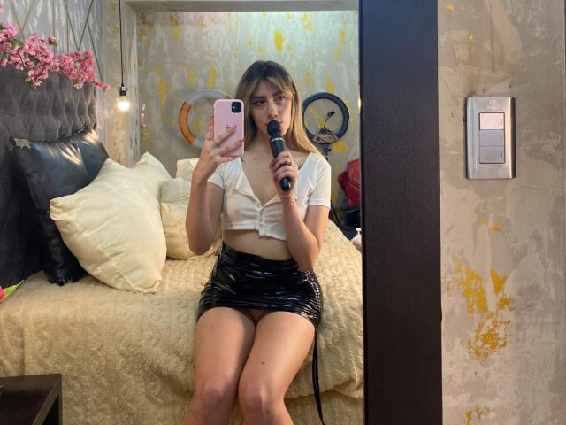 LivelyVanderWood - Live porn &amp; sex cam - 23699753