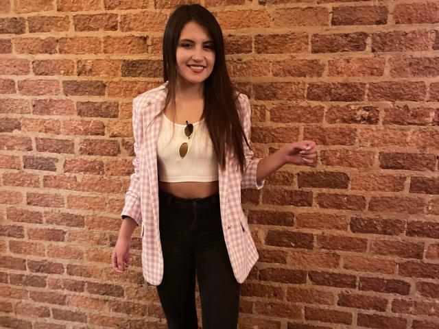 AmelieMuller - Live sex cam - 23700437