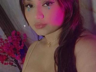 ZoeBianchi - Live porn &amp; sex cam - 23703077