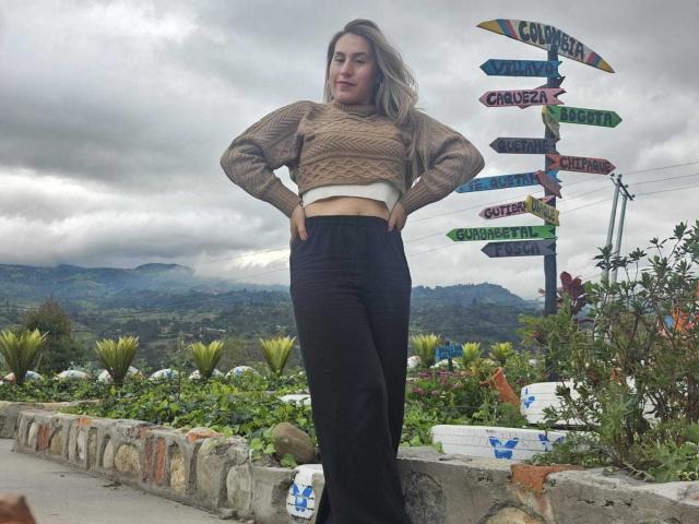 AliceDussan - Live Sex Cam - 23707657