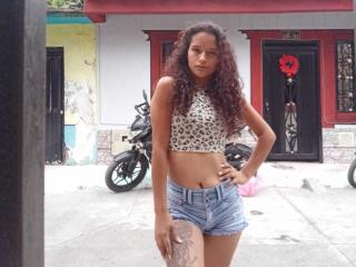 EmmaWod - Live sex cam - 23709329