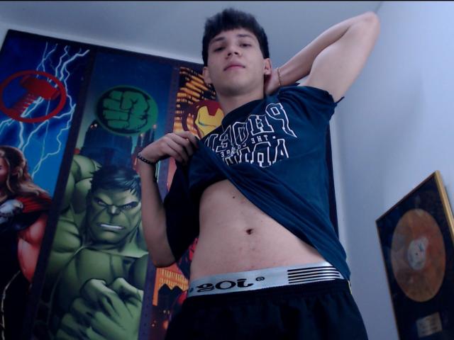 JonathanMoreau - Live Sex Cam - 23721637