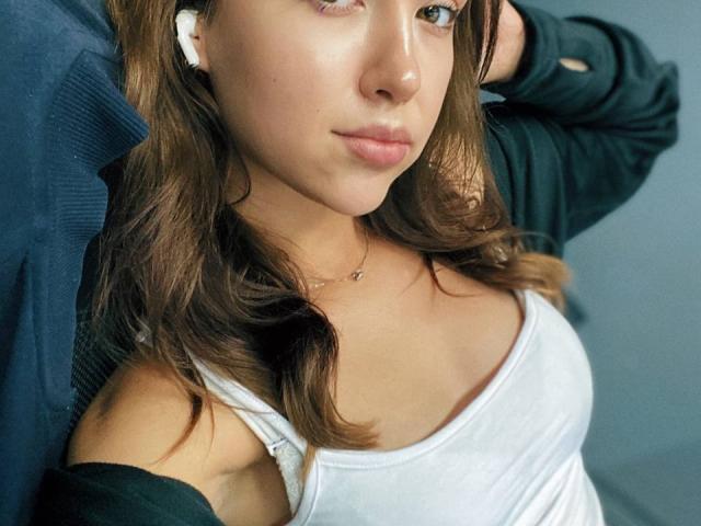 ClioAir - Live sex cam - 23722853