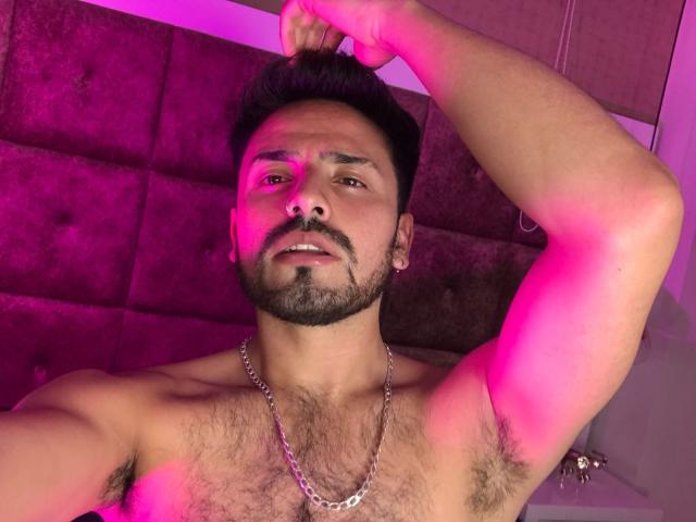 NoahBrown - Live sex cam - 23725101