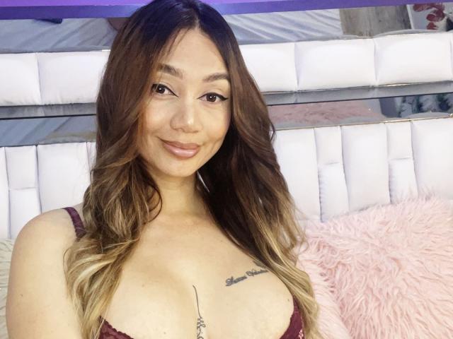 SophieLombardo - Sexe cam en vivo - 23731925