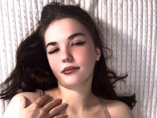 SweetCherryKira - Live sex cam - 23745477