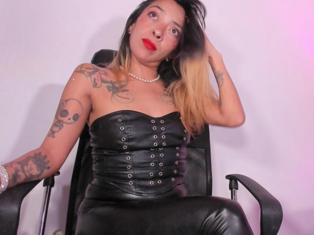 IsaGonzalez - Sexe cam en vivo - 23746221