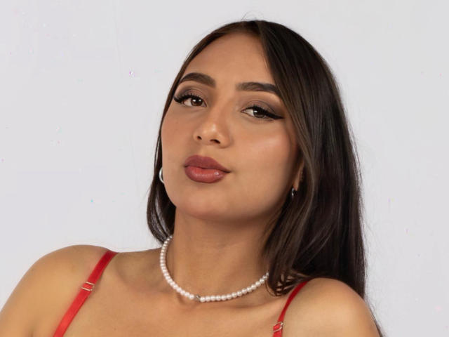 DianaFernandezz - Live sex cam - 23747405