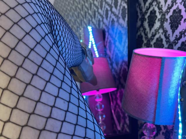 JennyLawry - Live porn &amp; sex cam - 23748845