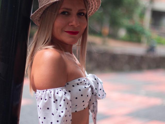 JuliethVarx - Live sex cam - 23750813