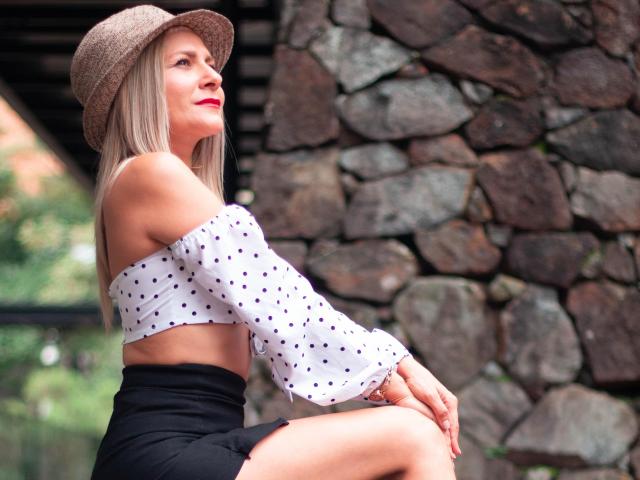 JuliethVarx - Live sex cam - 23750909