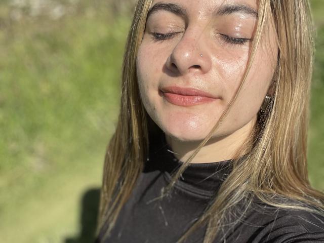 AtheneaRossi - Sexe cam en vivo - 23752365