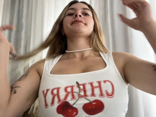 AtheneaRossi - Live sexe cam - 23752517