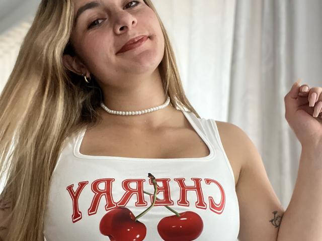 AtheneaRossi - Live Sex Cam - 23752565