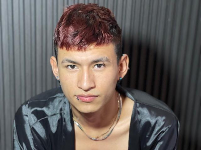 YochuaScott - Live Sex Cam - 23757969