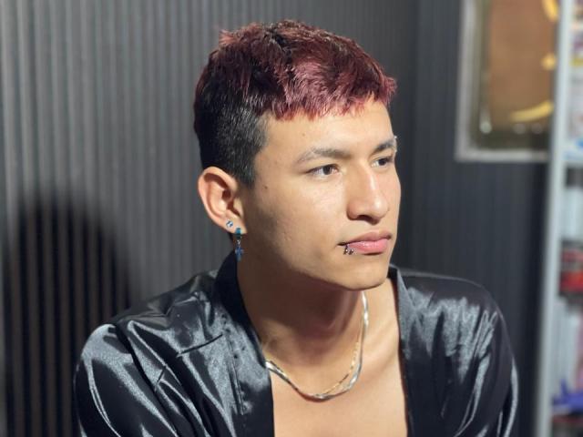 YochuaScott - Live Sex Cam - 23757981