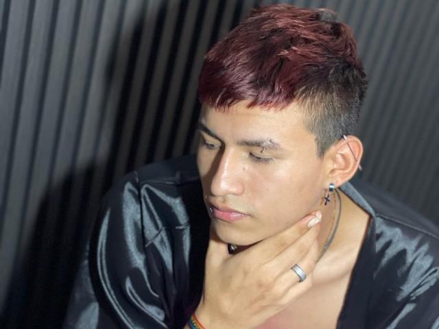 YochuaScott - Live Sex Cam - 23757989