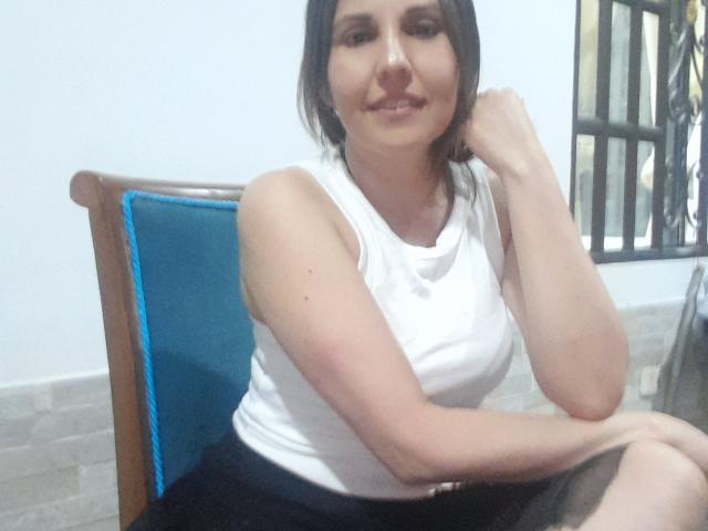 AdelaShery - Porno na żywo i seks kamera - 23761853