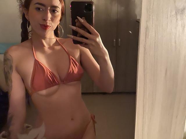 BelleWhatson - Live Sex Cam - 23775829