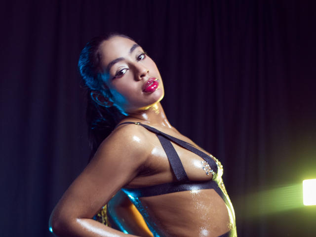 ReeganLorenz - Live sex cam - 23777625