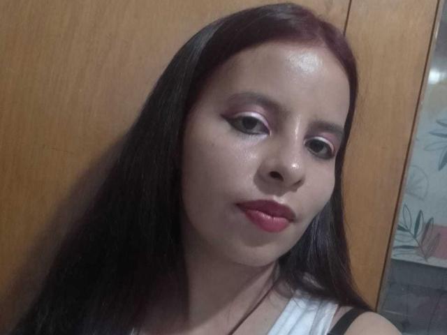 JuliaWaine - Live sex cam - 23778101