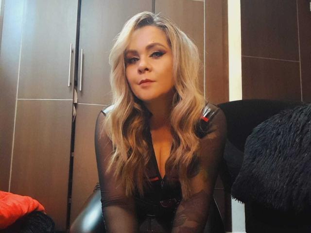 VictoriiaGray - Live Sex Cam - 23779285