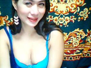BoWowGirl - Webcam xXx avec cette Divine jeune femme très sexy asiatique sur le site XLove.com 
