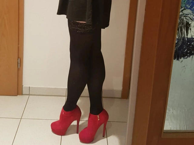 slaveben1-hot - Live porn &amp; sex cam - 23782221