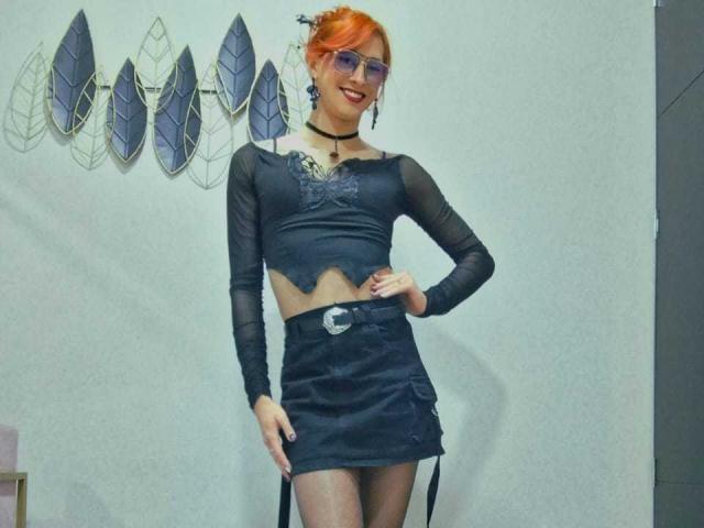 JulianaSaenz - Live Sex Cam - 23789401