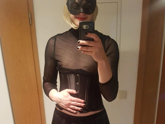 slaveben1-hot - Live Sex Cam - 23790089