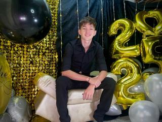 JakeDavins - Live sex cam - 23793429
