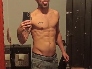 GentleGuyX - Live Sex Cam - 23800037