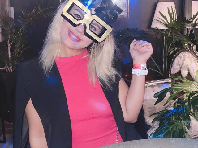 TarahDustin - Sexe cam en vivo - 23803189