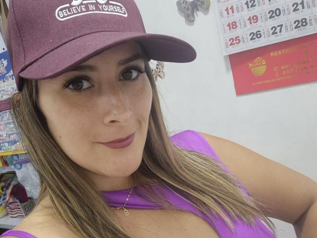 RousseMelinda - Sexe cam en vivo - 23806065