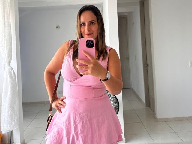 RousseMelinda - Live porn &amp; sex cam - 23806109