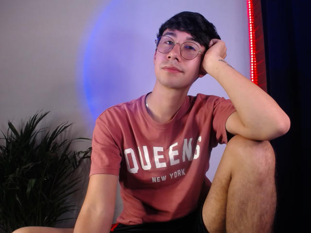 OliverHot69 - Live porn &amp; sex cam - 23814525