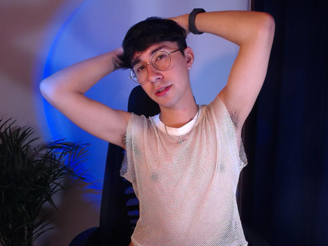 OliverHot69 - Live sex cam - 23814681