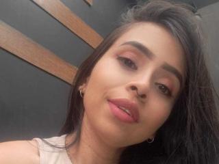 PaulinnaRodriguez - Live sex cam - 23824429